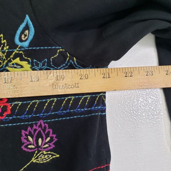 Marsh Landing Woman's Beautifully Embroidered Blazer, Est. Size Medium - Picture 7 of 10